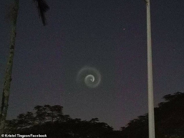 Heboh Penampakan Obyek Spiral Misterius di Langit