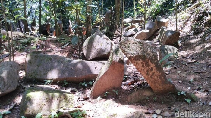 Foto: Bebatuan Megalitikum yang Penuh Misteri di Ciamis